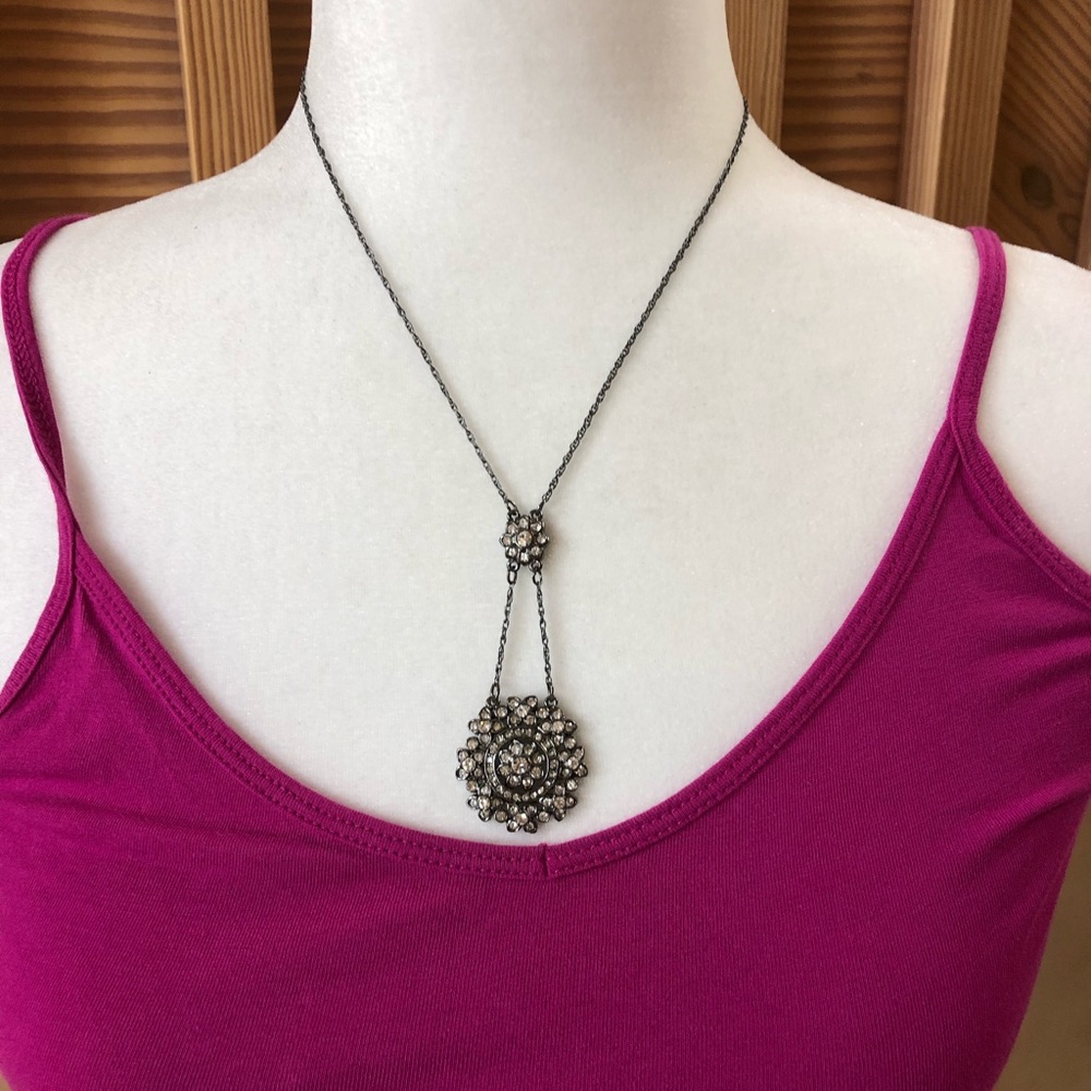 Flower Rhinestone Necklace - Picture 4 of 9